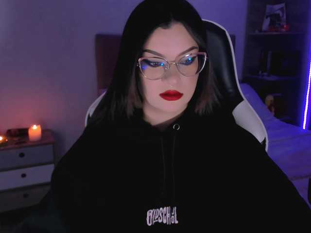 OphelianaRose webcam bongacams model stream image