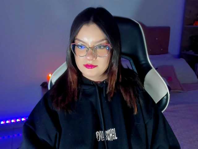 OphelianaRose's BongaCams show and profile