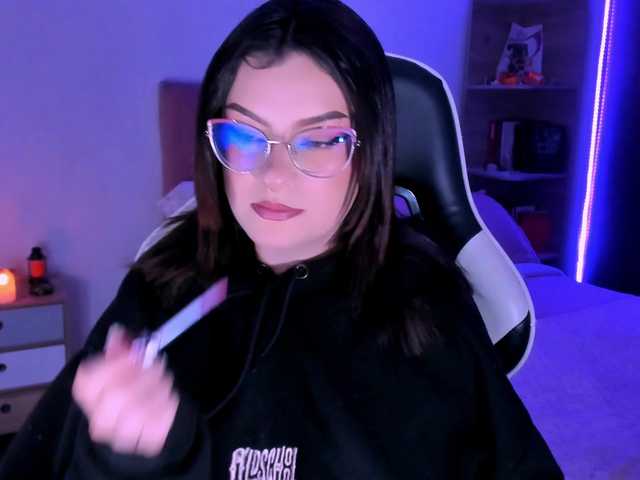 OphelianaRose webcam