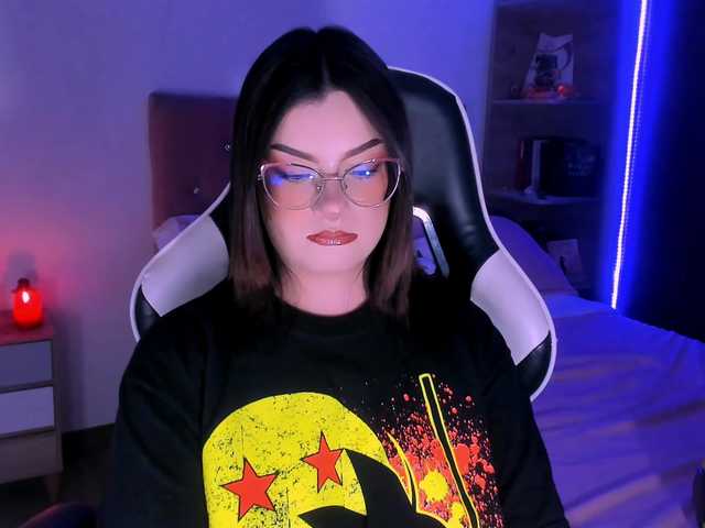 OphelianaRose webcam bongacams model stream image