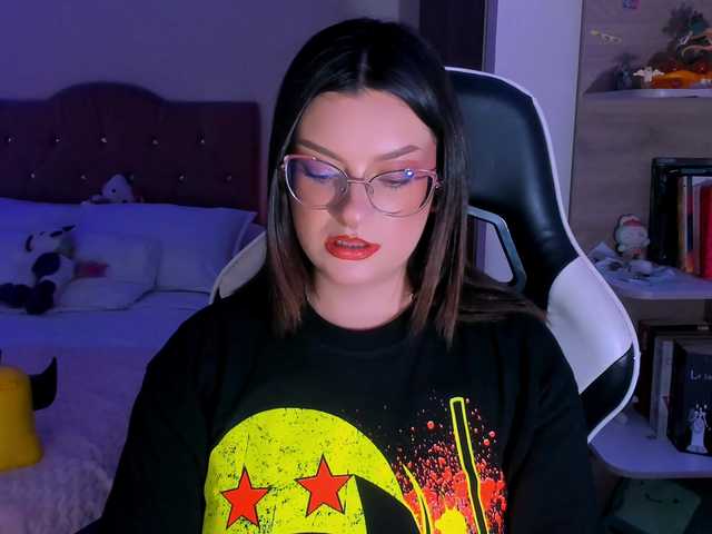 OphelianaRose's BongaCams show and profile