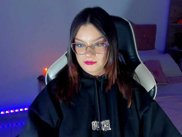 OphelianaRose's BongaCams show and profile