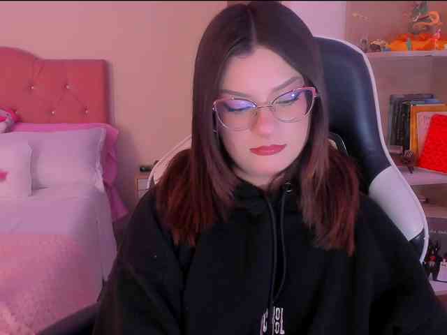 OphelianaRose webcam