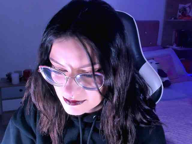 OphelianaRose webcam