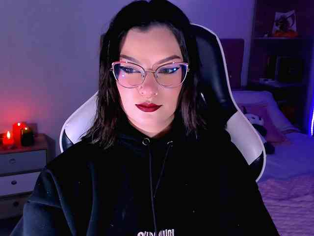OphelianaRose webcam