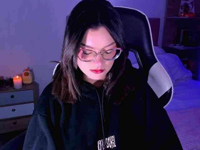 OphelianaRose webcam