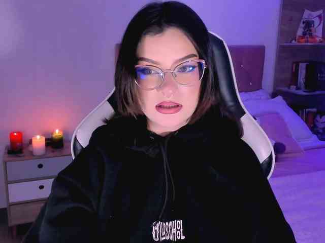 OphelianaRose webcam