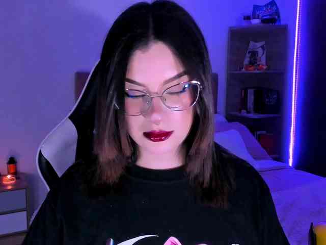 OphelianaRose webcam