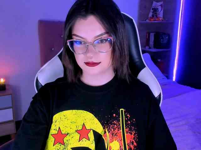 OphelianaRose webcam