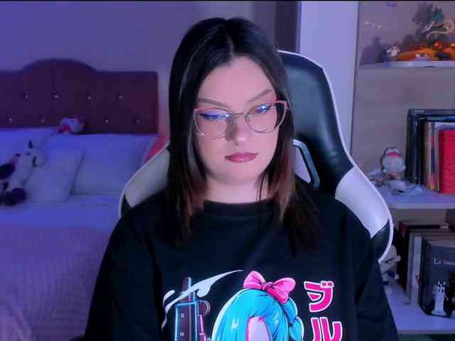 OphelianaRose webcam