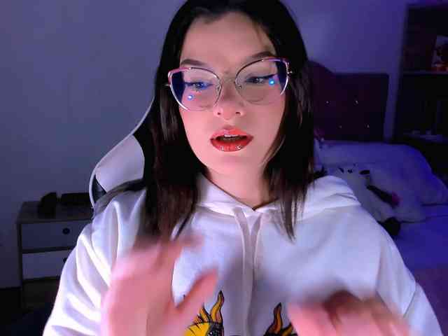 OphelianaRose webcam