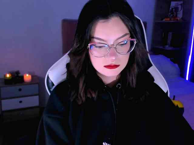 OphelianaRose webcam