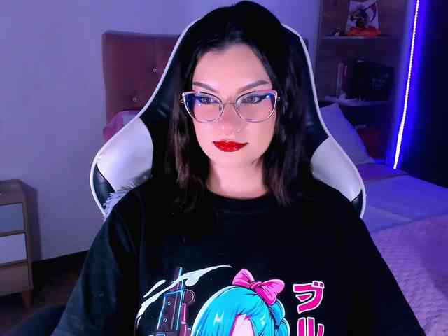 OphelianaRose webcam
