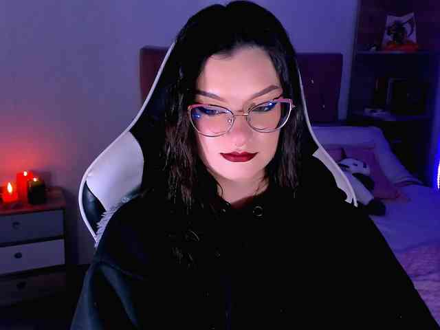 OphelianaRose webcam