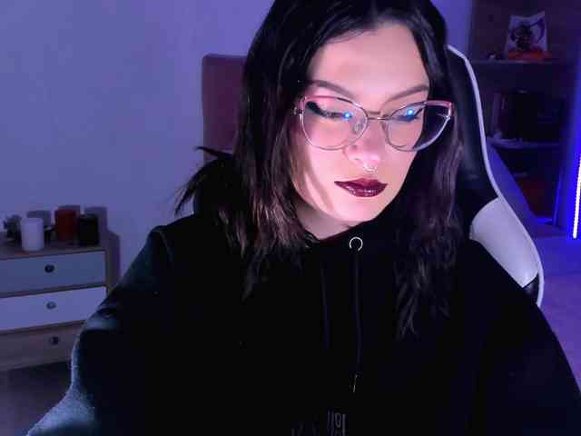 OphelianaRose webcam