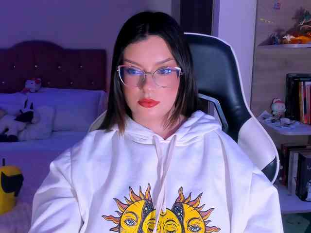 OphelianaRose webcam