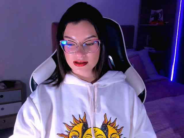OphelianaRose webcam