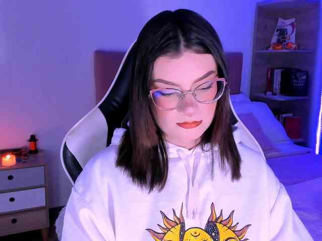 OphelianaRose webcam