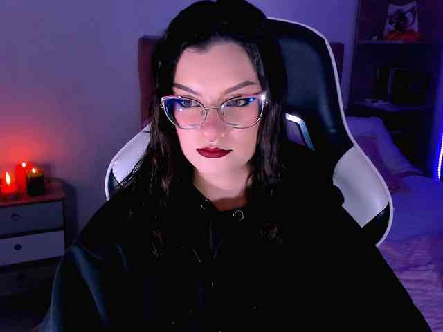 OphelianaRose webcam