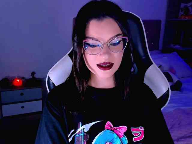 OphelianaRose webcam