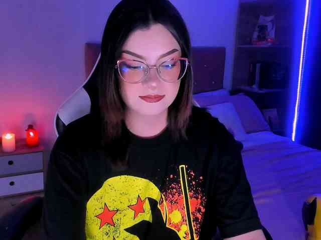 OphelianaRose webcam