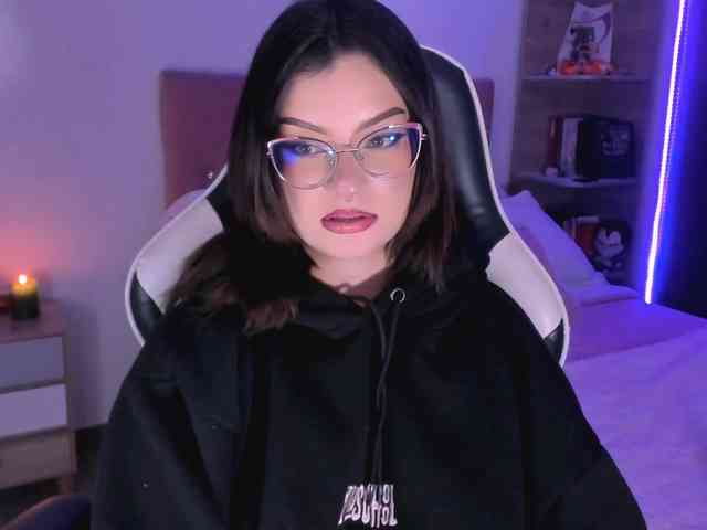 OphelianaRose webcam