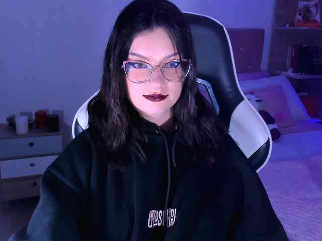 OphelianaRose webcam