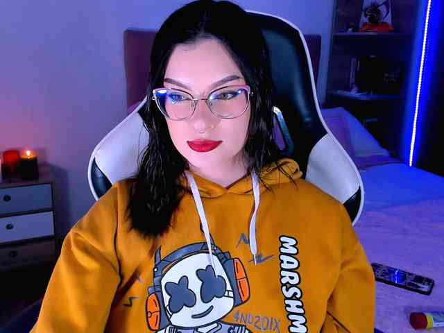 OphelianaRose webcam