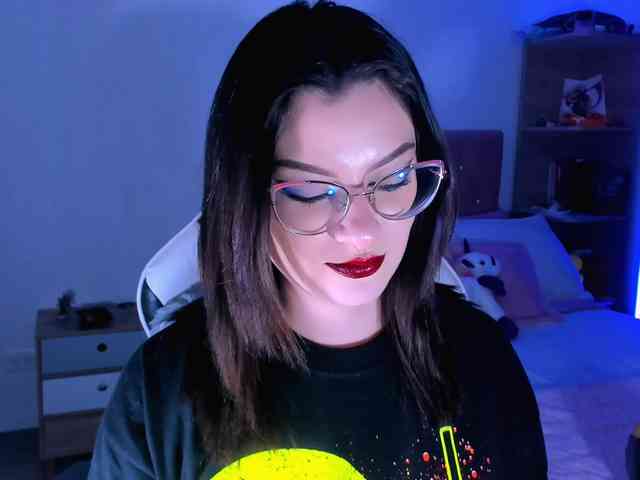 OphelianaRose webcam