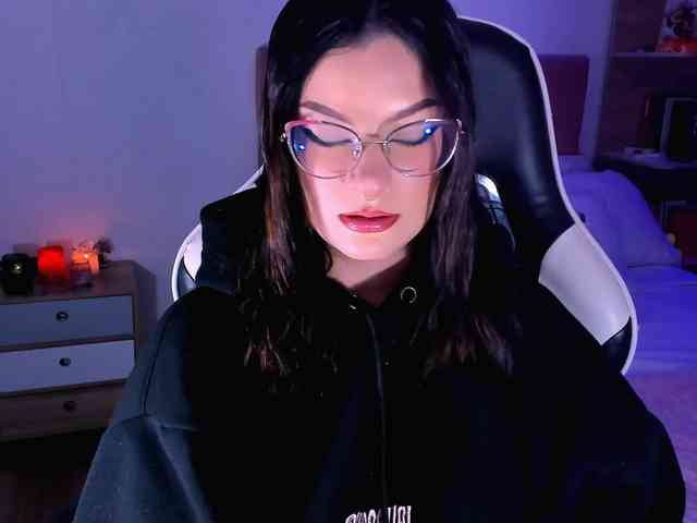 OphelianaRose webcam