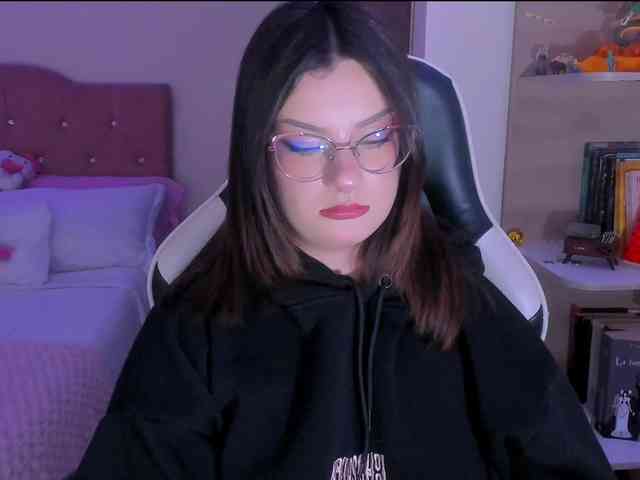 OphelianaRose webcam