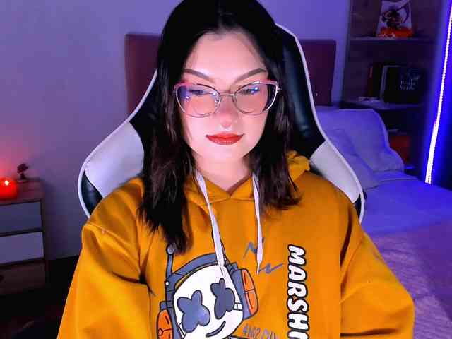 OphelianaRose webcam