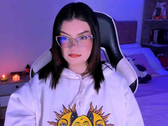 OphelianaRose webcam