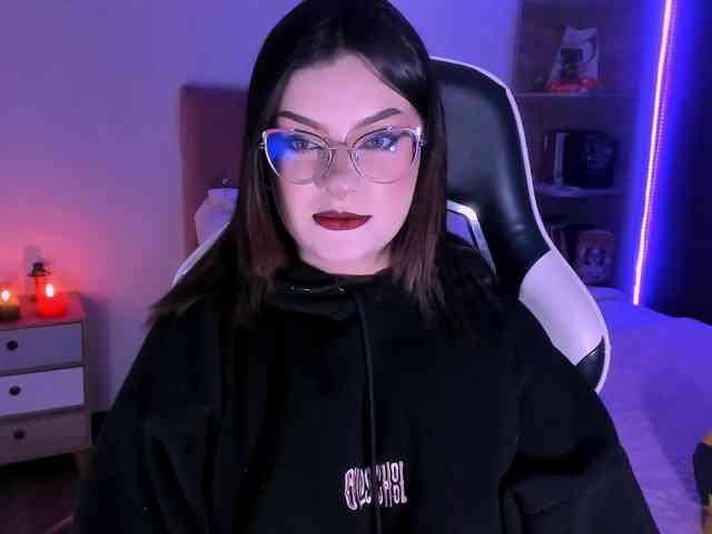 OphelianaRose webcam