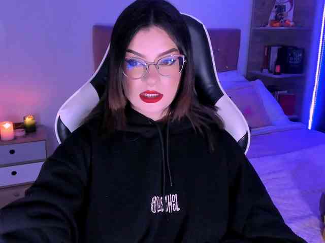 OphelianaRose webcam