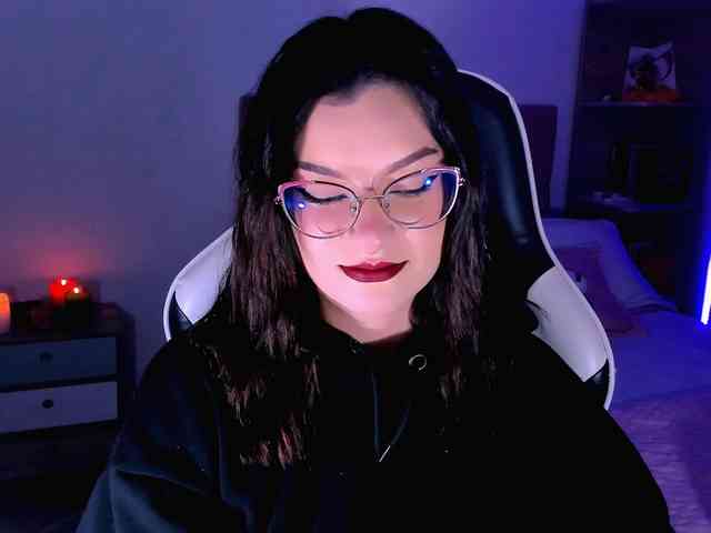 OphelianaRose webcam