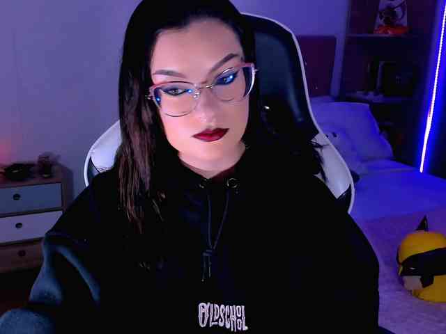 OphelianaRose webcam