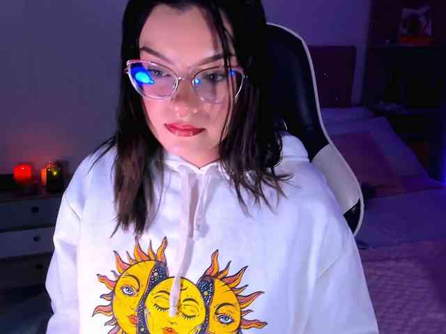 OphelianaRose webcam