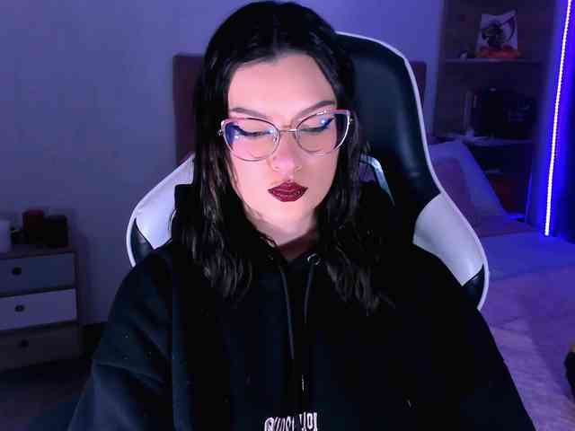 OphelianaRose webcam