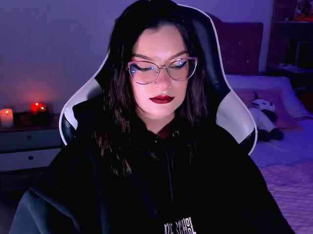 OphelianaRose webcam