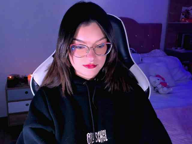 OphelianaRose webcam