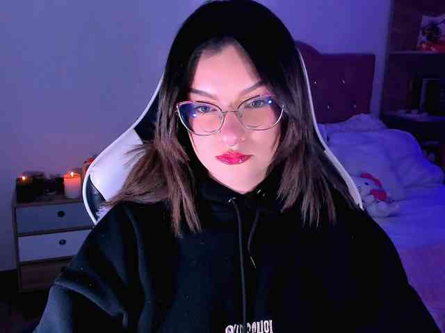 OphelianaRose webcam