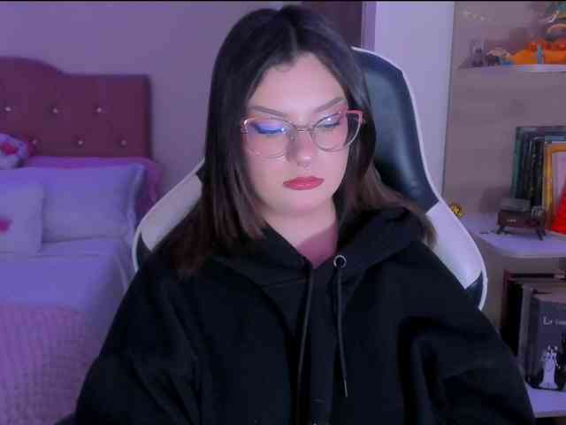 OphelianaRose webcam