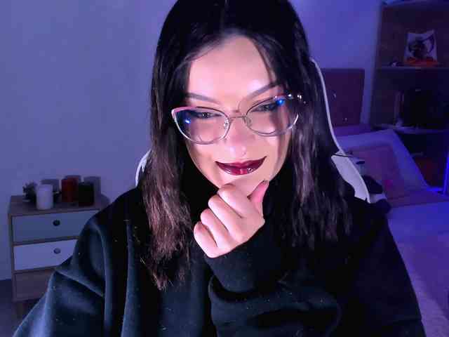 OphelianaRose webcam