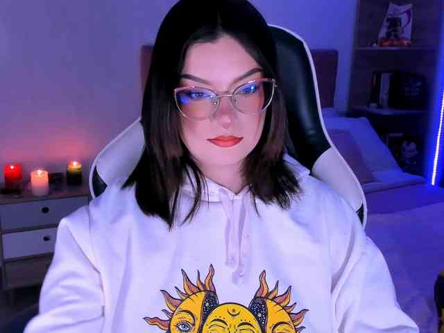 OphelianaRose webcam