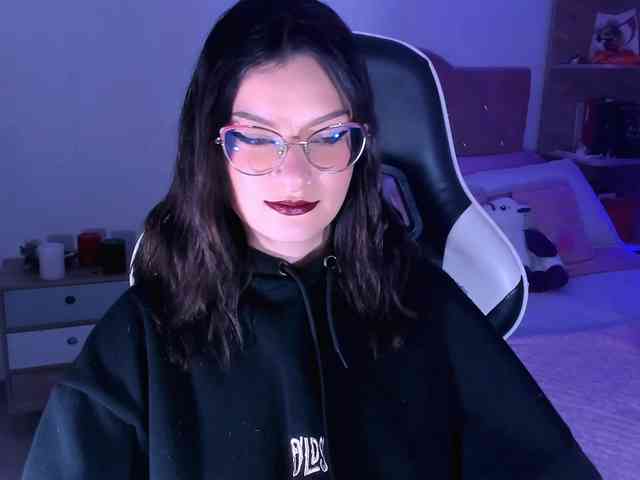 OphelianaRose webcam