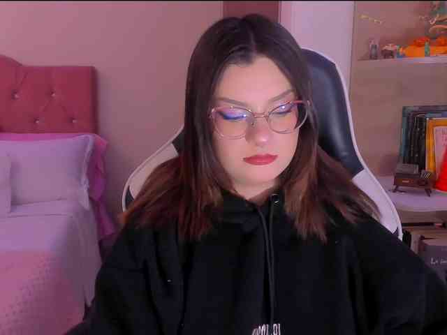 OphelianaRose webcam