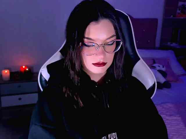 OphelianaRose webcam