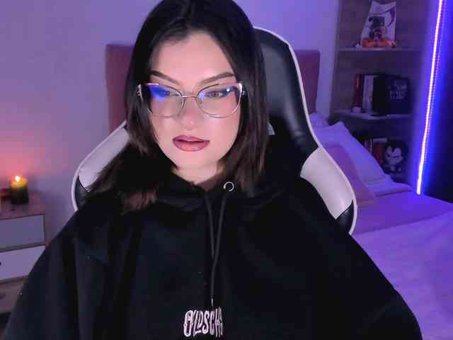 OphelianaRose webcam