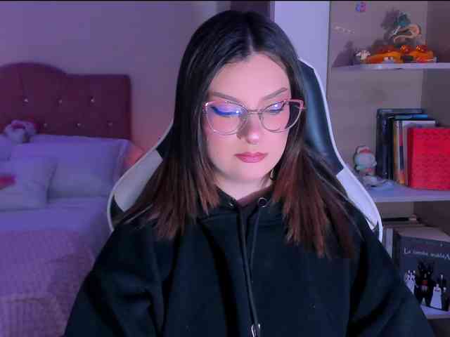 OphelianaRose webcam